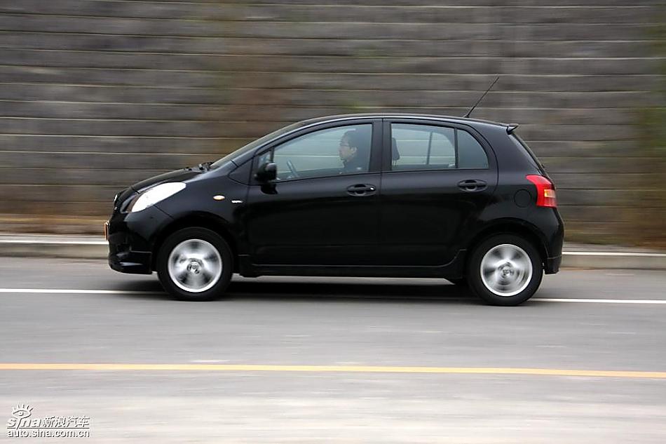 雅力士1.6RS至尊锐动自动挡车型动态实拍