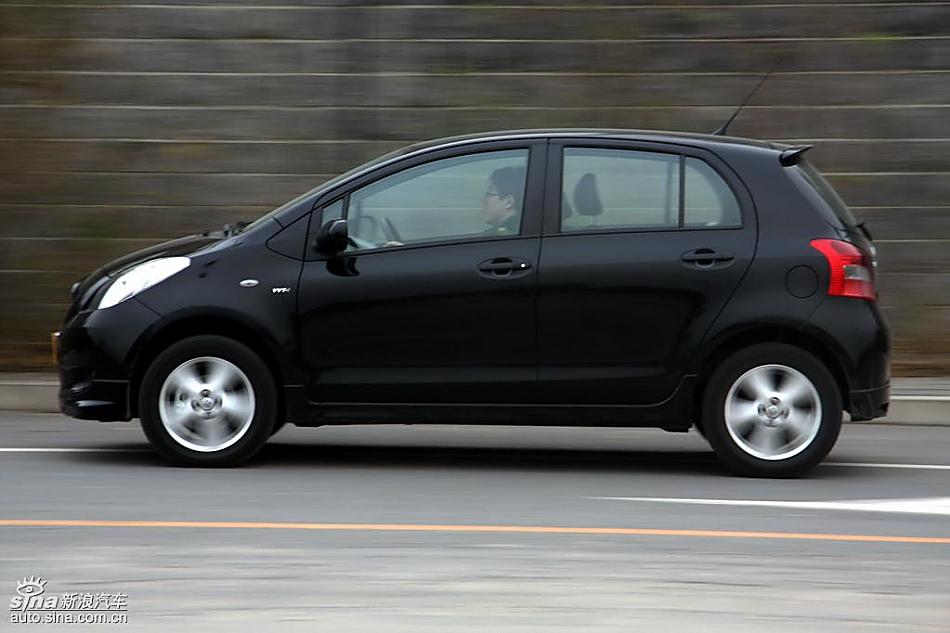 雅力士1.6RS至尊锐动自动挡车型动态实拍