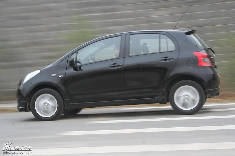 雅力士1.6RS至尊锐动自动挡车型动态实拍