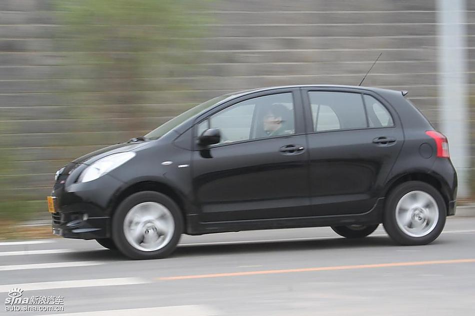 雅力士1.6RS至尊锐动自动挡车型动态实拍