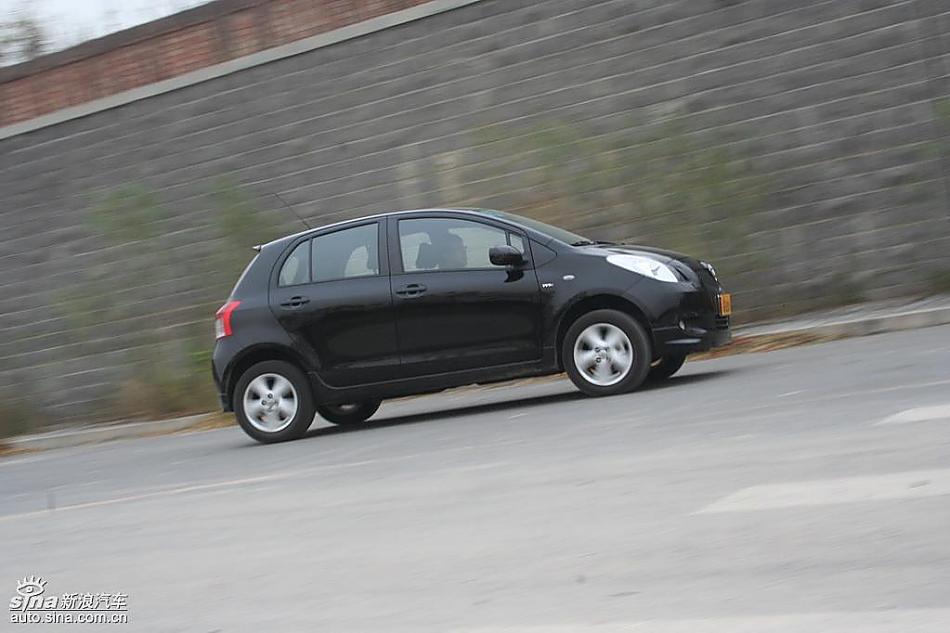 雅力士1.6RS至尊锐动自动挡车型动态实拍