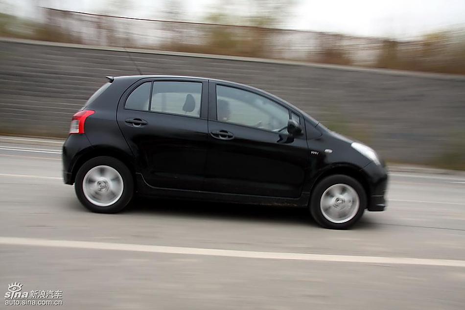 雅力士1.6RS至尊锐动自动挡车型动态实拍