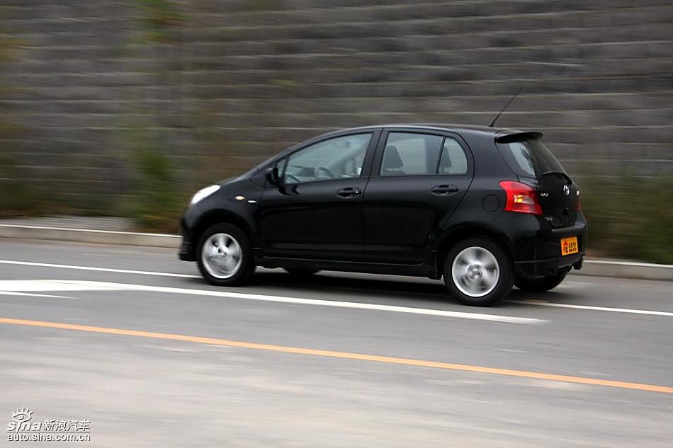 雅力士1.6RS至尊锐动自动挡车型动态实拍