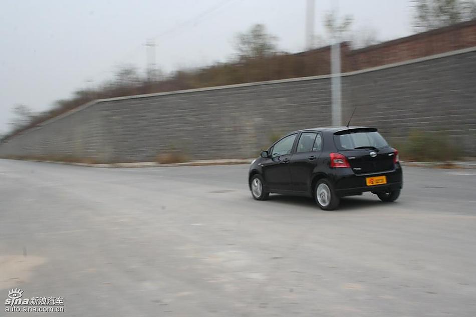 雅力士1.6RS至尊锐动自动挡车型动态实拍