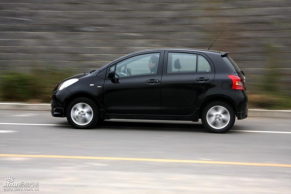 雅力士1.6RS至尊锐动自动挡车型动态实拍