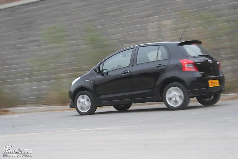 雅力士1.6RS至尊锐动自动挡车型动态实拍