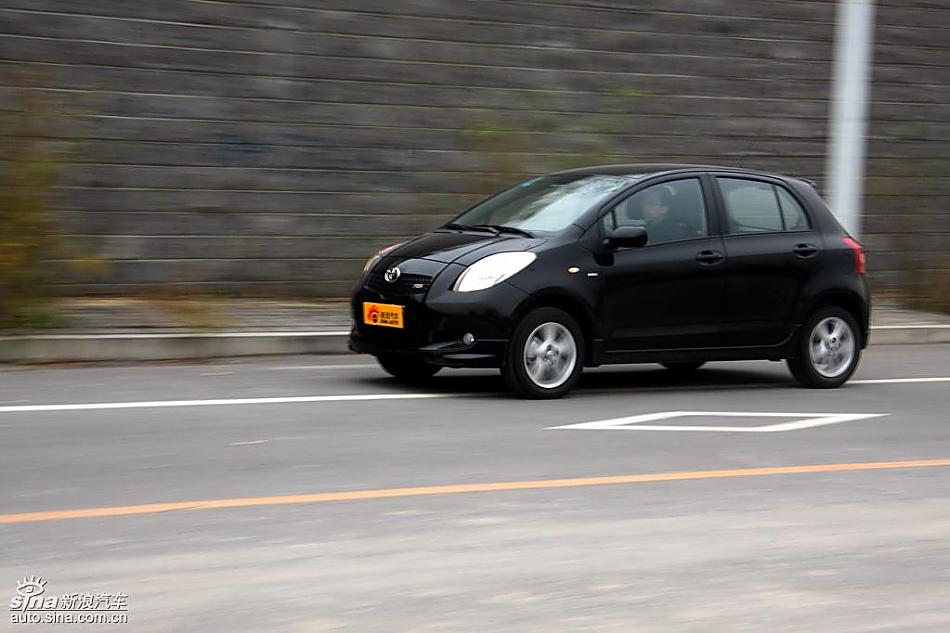 雅力士1.6RS至尊锐动自动挡车型动态实拍