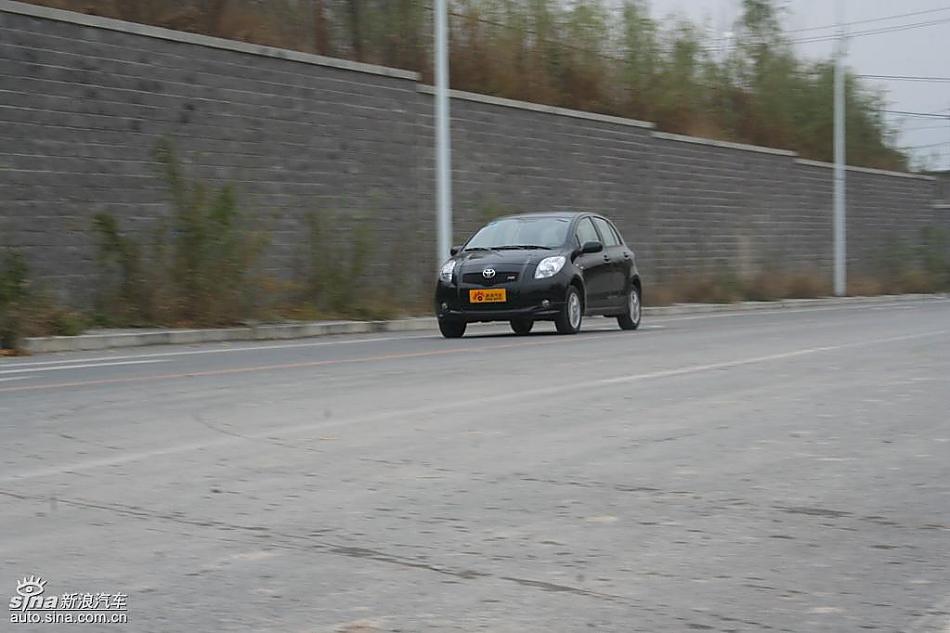 雅力士1.6RS至尊锐动自动挡车型动态实拍