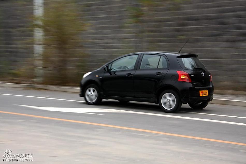 雅力士1.6RS至尊锐动自动挡车型动态实拍