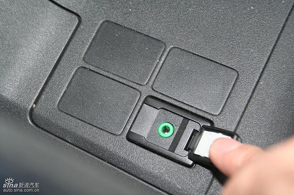 雅力士1.6RS 至尊锐动自动挡车型内饰图