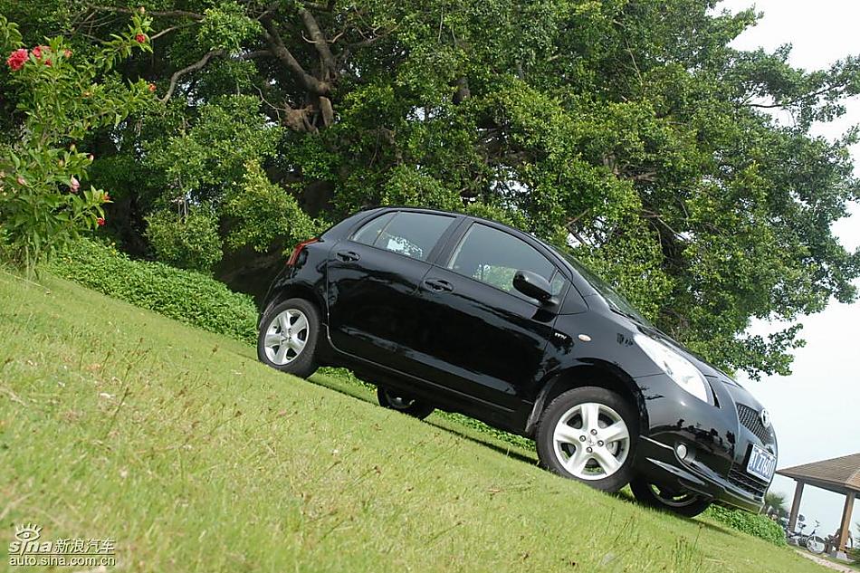 雅力士1.6RS PIO至尊锐动自动型外观