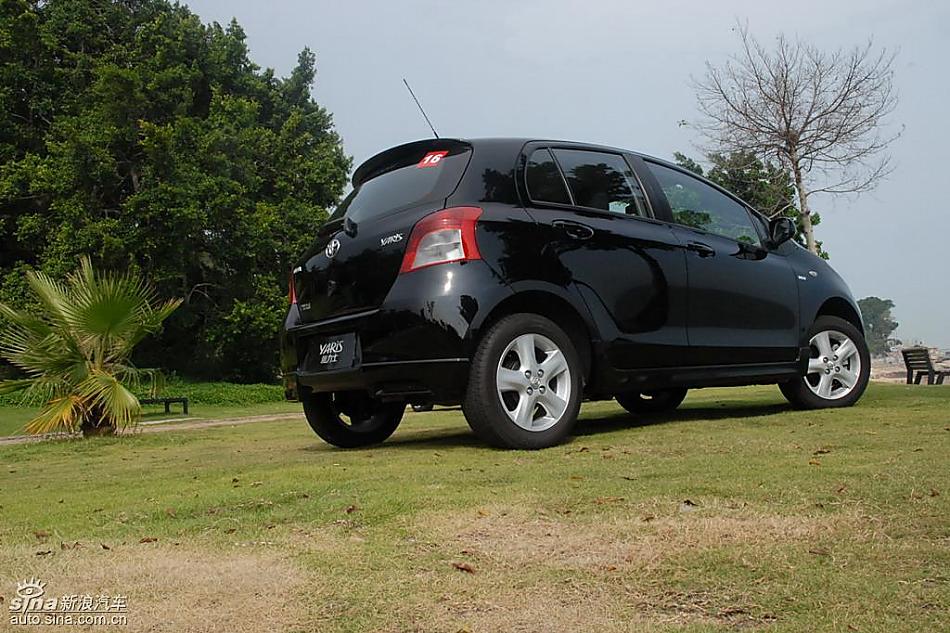 雅力士1.6RS PIO至尊锐动自动型外观