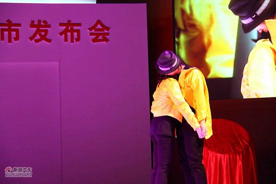 现场舞蹈揭幕上市按钮