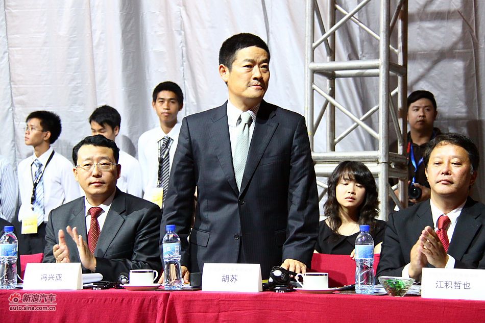 新雅力士上市现场图