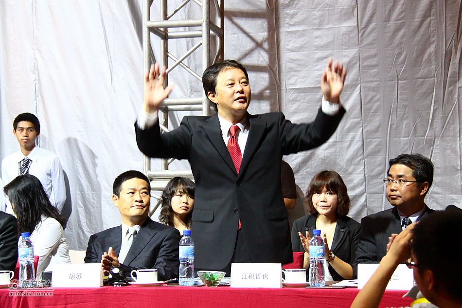 新雅力士上市现场图