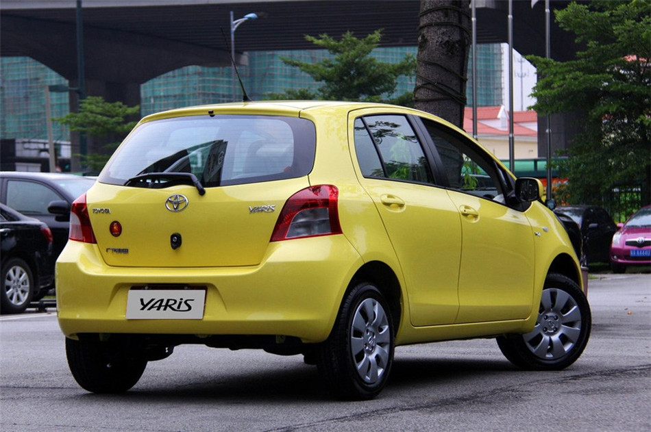 2011款雅力士1.3E魅动版自动