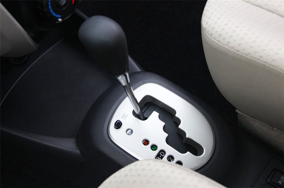 2011款雅力士1.3E魅动版自动