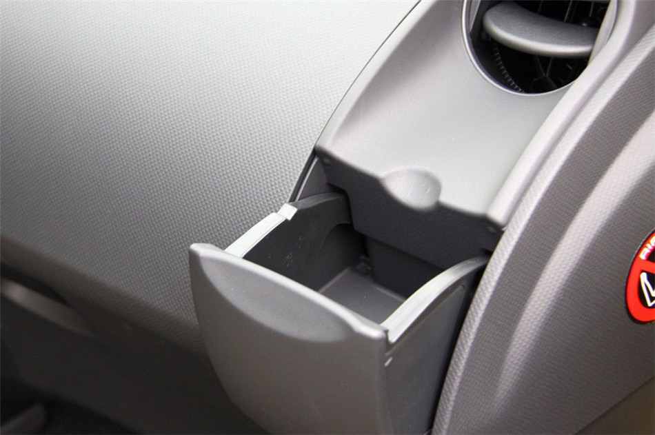 2011款雅力士1.3E魅动版自动