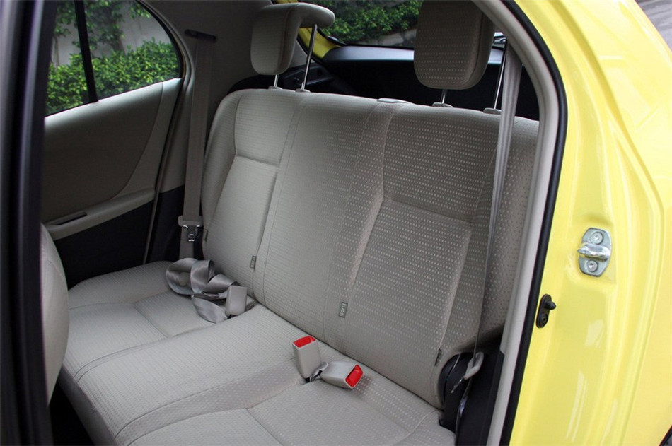 2011款雅力士1.3E魅动版自动