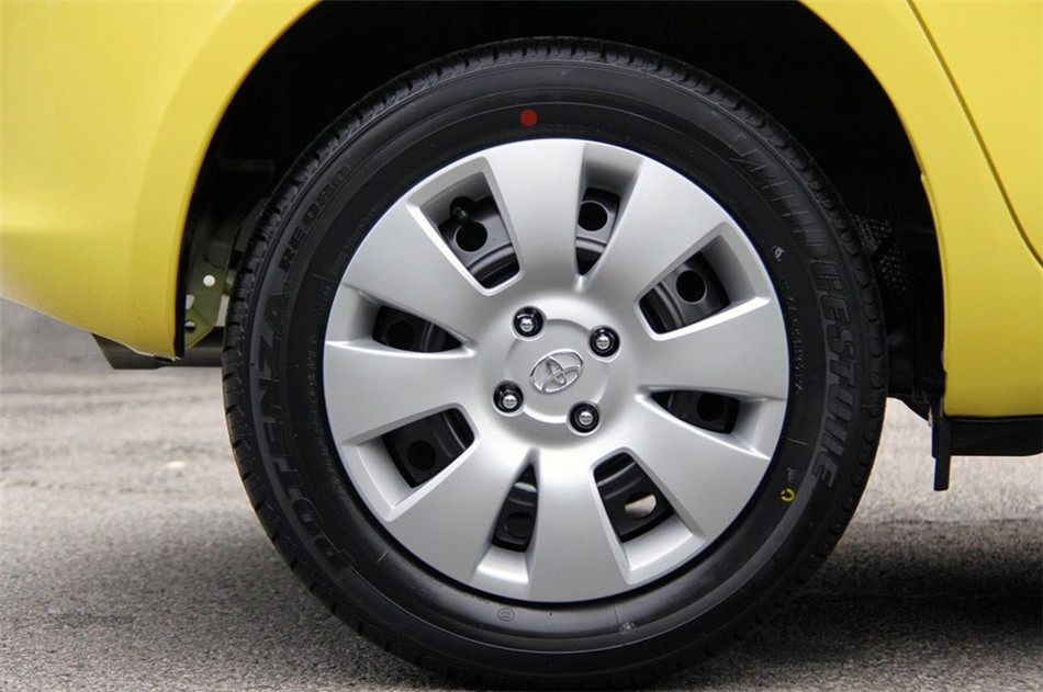 2011款雅力士1.3E魅动版自动