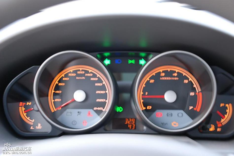 骏捷FRV内饰实拍图