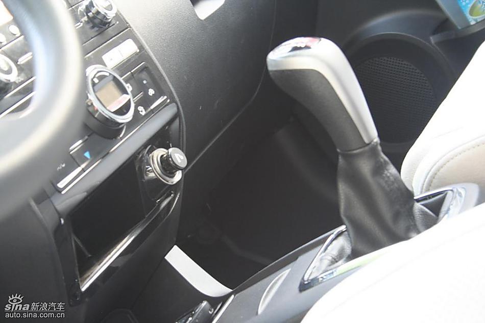 骏捷FRV内饰实拍图