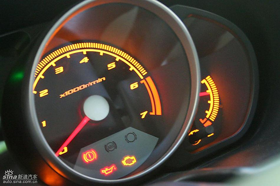 骏捷FRV内饰实拍图