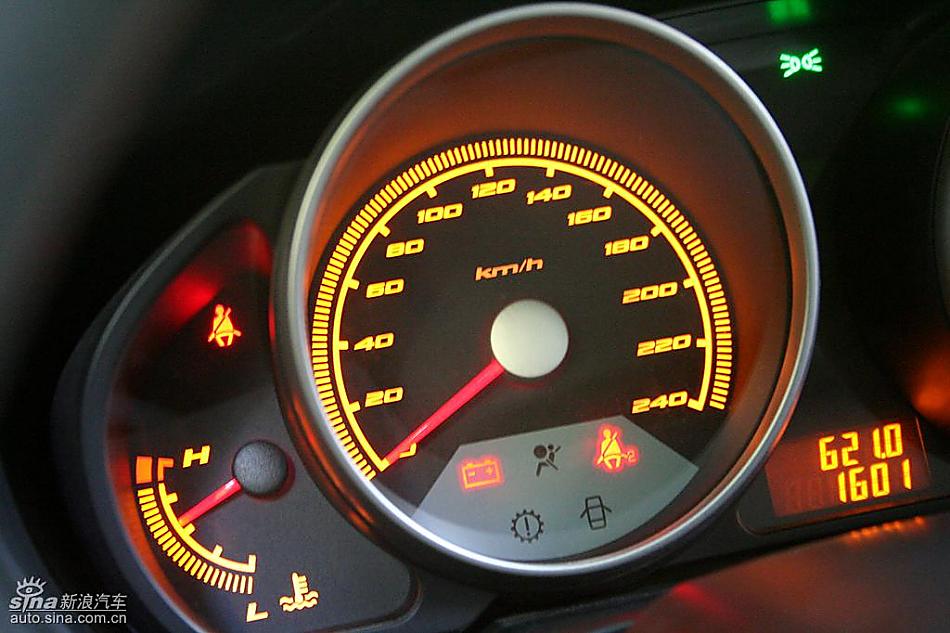 骏捷FRV内饰实拍图