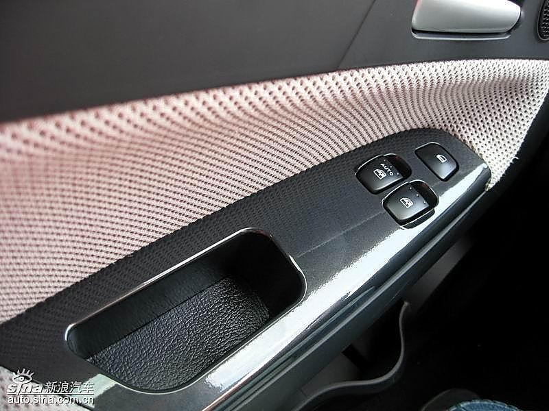 骏捷FRV车窗控制按钮