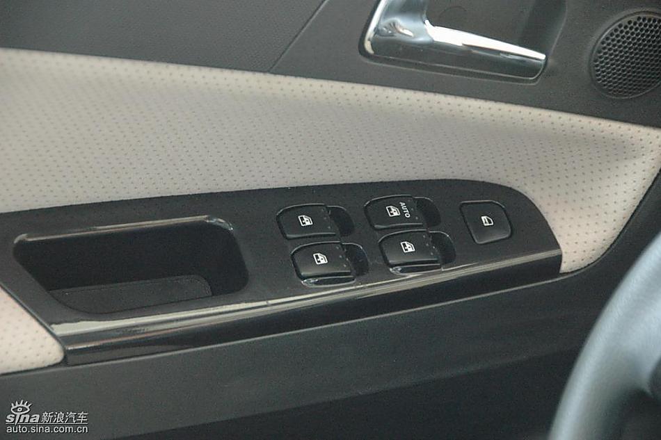 中华骏捷FRV内饰