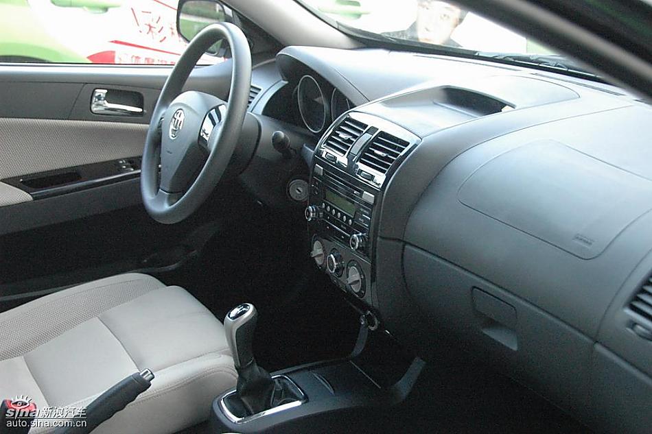 中华骏捷FRV内饰