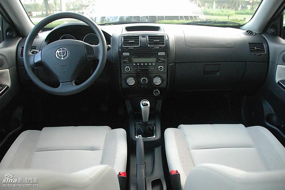 中华骏捷FRV内饰