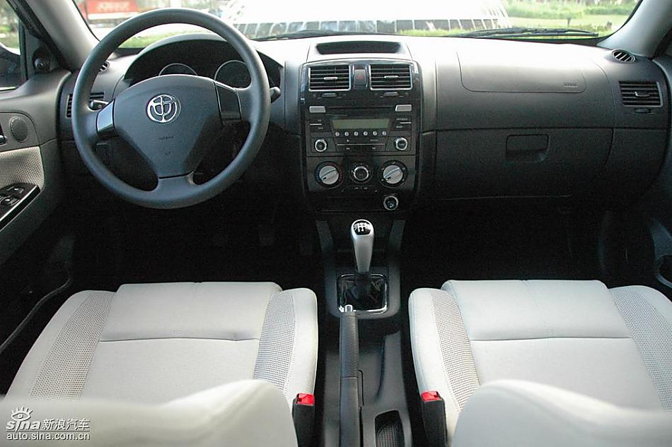 中华骏捷FRV内饰