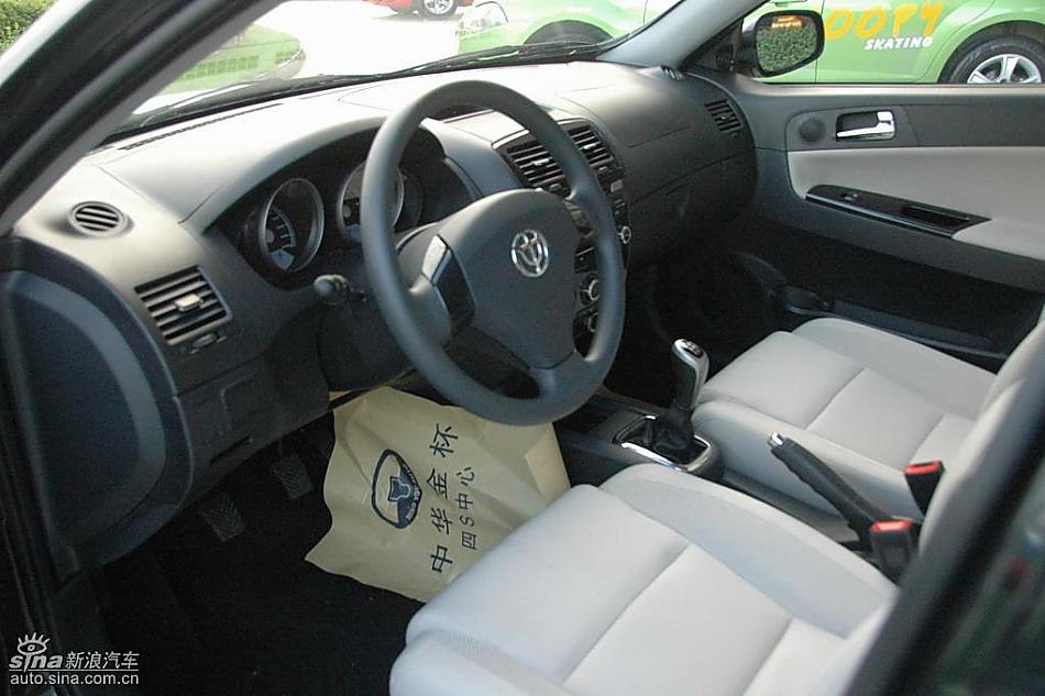 中华骏捷FRV内饰