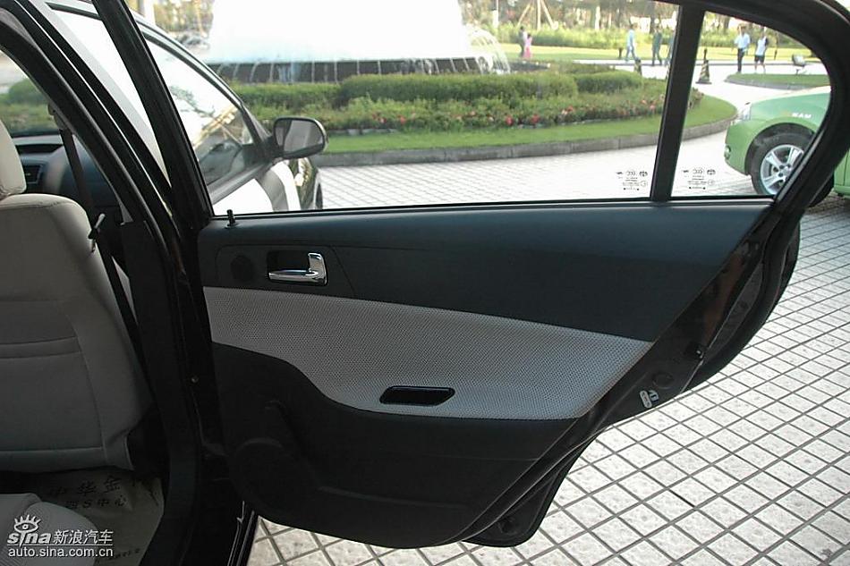 中华骏捷FRV内饰