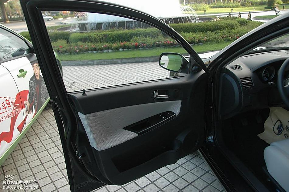 中华骏捷FRV内饰