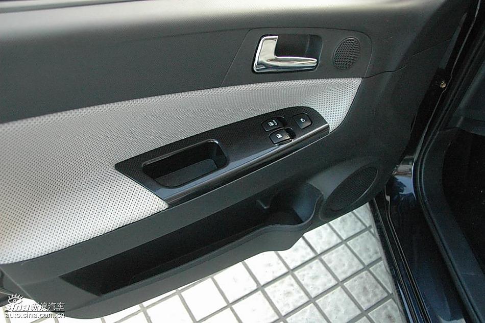 中华骏捷FRV内饰