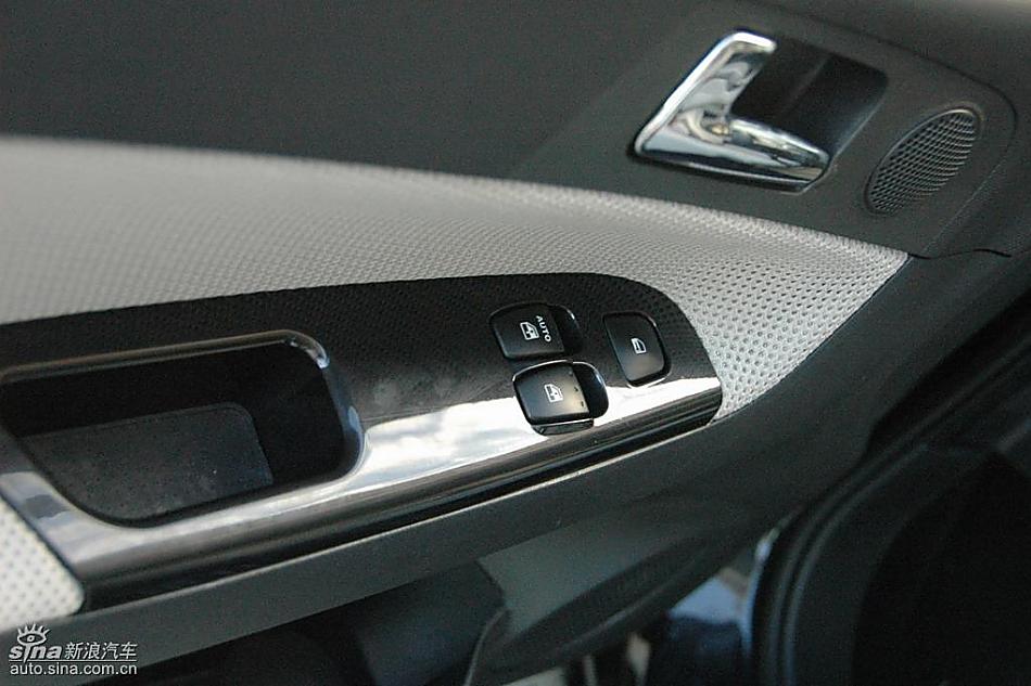 中华骏捷FRV内饰