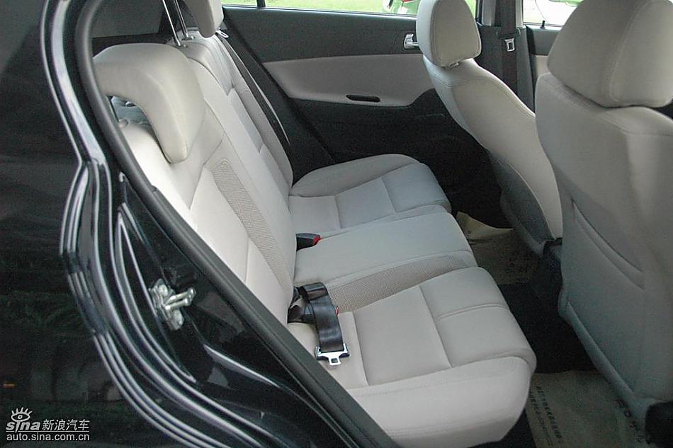 中华骏捷FRV内饰