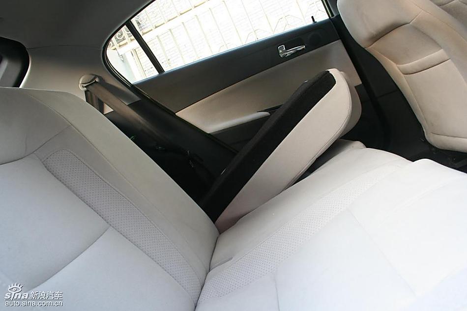 骏捷FRV内饰实拍图