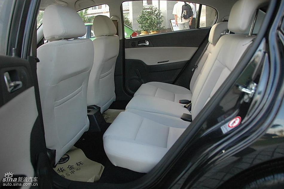 中华骏捷FRV内饰