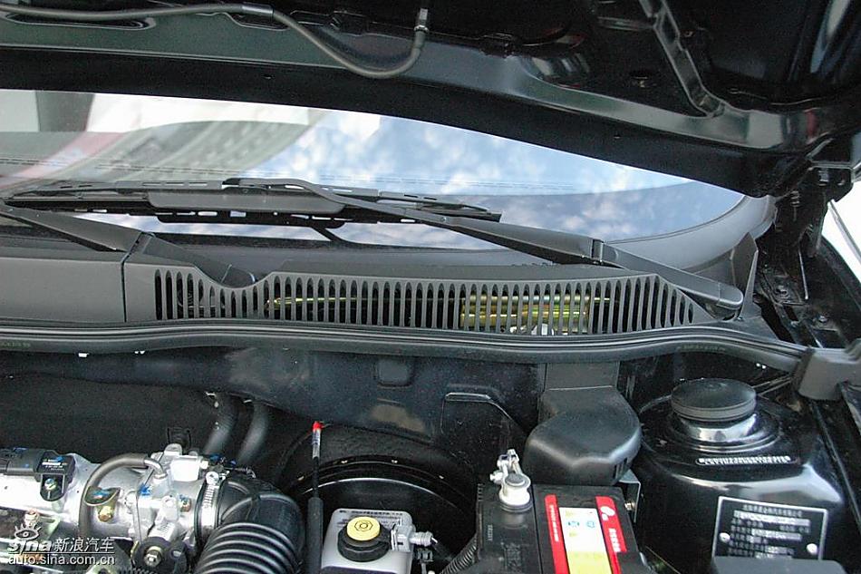 中华骏捷FRV1.3L发动机