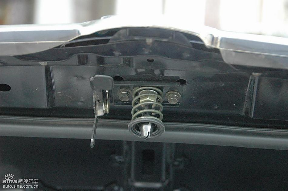 中华骏捷FRV1.3L发动机