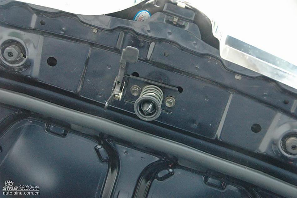 中华骏捷FRV1.3L发动机