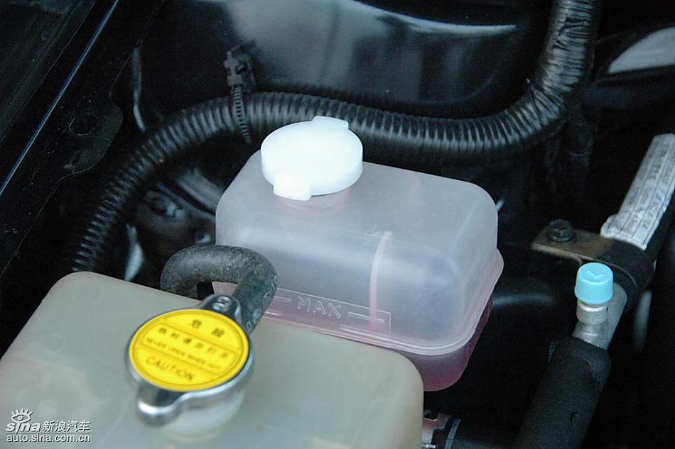 中华骏捷FRV1.3L发动机