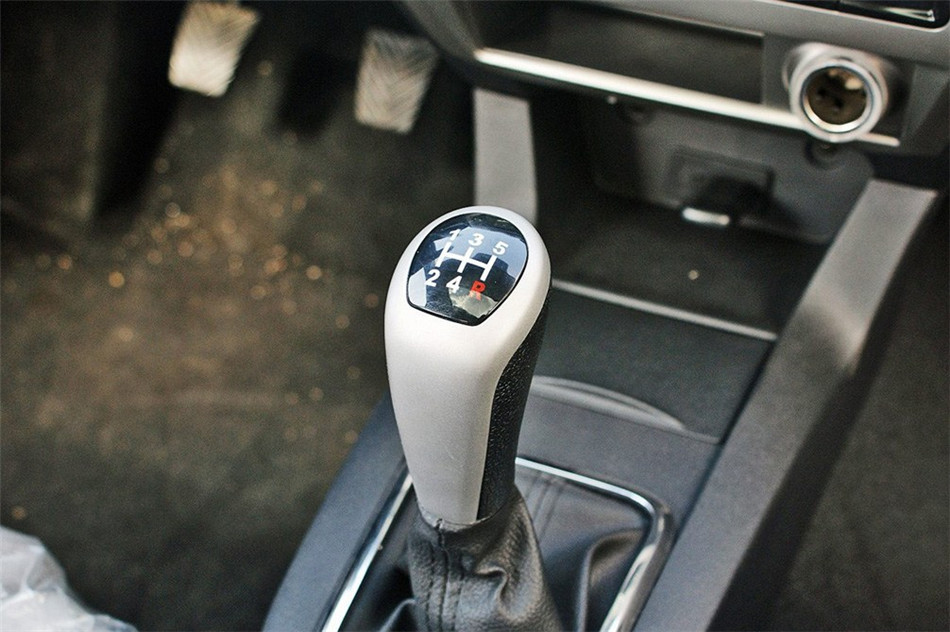 2010款 1.5L MT 豪华型 