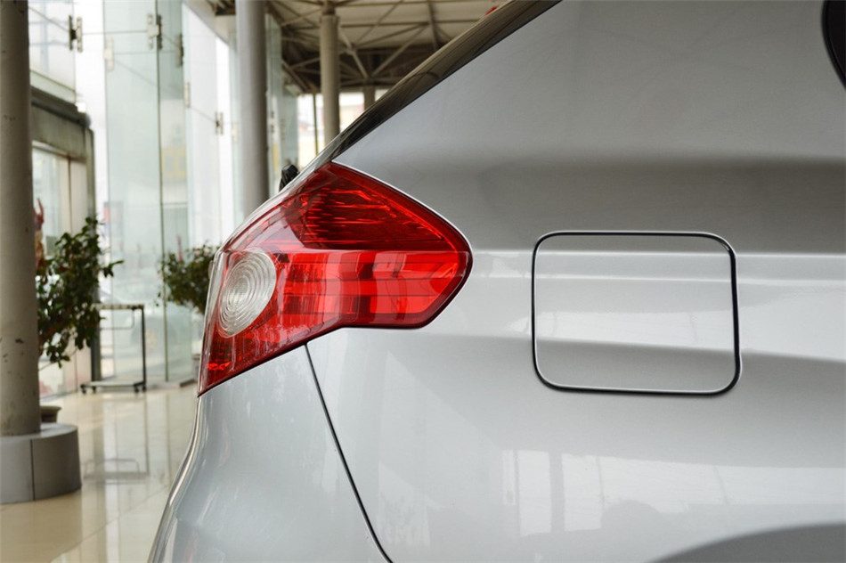 骏捷FRV 2010款 1.3L MT 豪华型