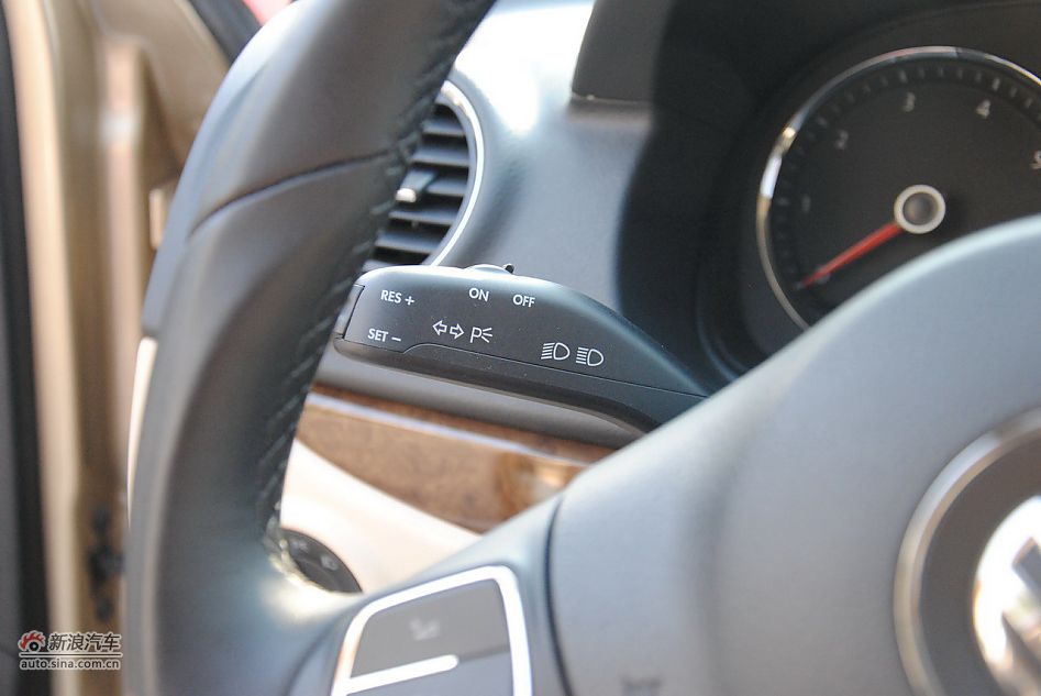 2011款朗逸1.6L自动品轩进享版