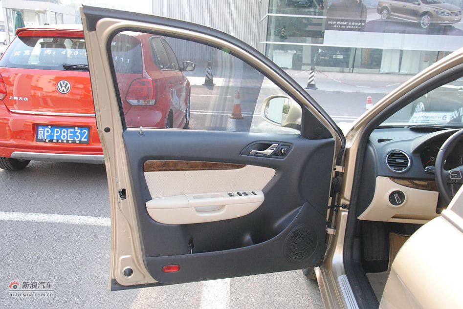 2011款朗逸1.6L自动品轩进享版