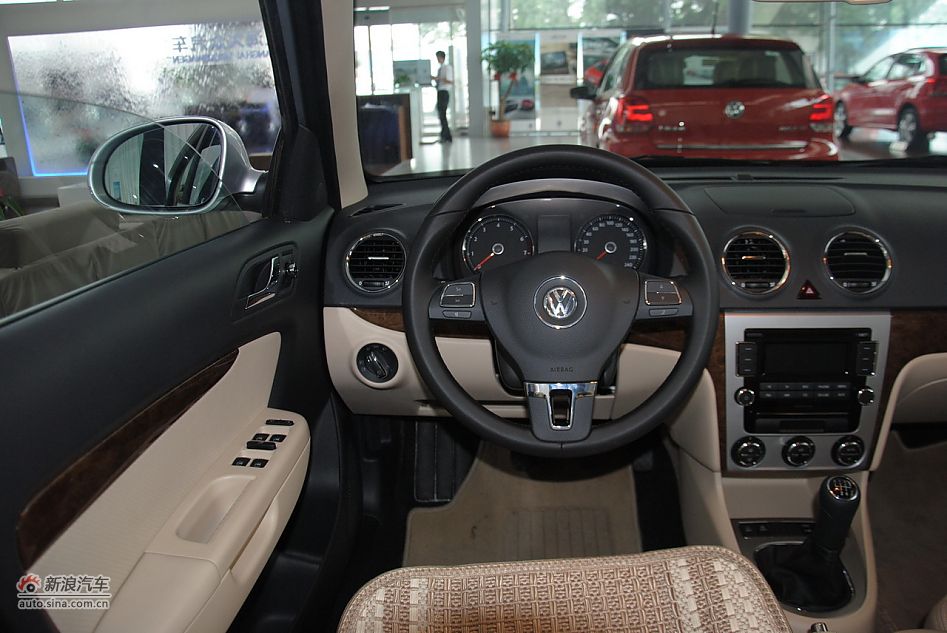 2011款朗逸1.4TSI手动品轩版